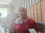 2-Kepala-Dinkes-Kabupaten-Cirebon-Eni-Suhaeni.jpg