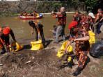 20251007_GANI_Pemuda_Pancasila_Bebersih_Sungai_06.jpg