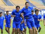 20251022_GANI_Persib_02_Thom_Haye_Adam_Alis.jpg