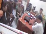 AYC25-pasangan-sesama-jenis-yang-dimintai-identitas.jpg