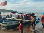 Aktivitas-para-pengunjung-di-Pantai-Barat-Pangandaran-Sabtu-28122024.jpg