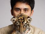 Alshad-Ahmad-dan-anak-harimau-peliharaannya.jpg