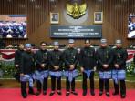 Anggota-Fraksi-Golkar-DPRD-Kota-Bandung-saat-mengikuti-rapat-paripurna.jpg