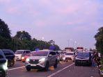 Arus-lalu-lintas-di-Tol-Japek-KM-72-wilayah-Cikopo-Purwakarta-Senin-1542024.jpg