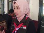 Atalia-Praratya-istri-mantan-Gubernur-Jabar-Ridwan-Kamil-melihat-korban-longsor.jpg