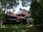 Aula-Barat-ITB-di-Jalan-Ganesa-Kota-Bandung.jpg