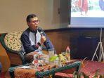 Aulia-Fadly-selaku-Direktur-Pengawasan-Lembaga-Jasa-Keuangan-2-Kantor-OJK-Provinsi-Jawa-Barat.jpg
