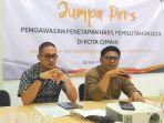 Bawaslu-Kota-Cimahi-saat-konferensi-pers-terkait-larangan-rotasi.jpg