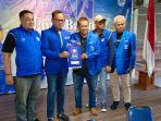 jabar/Bima-Arya-menyerahkan-formulir-pencalonan-gubernur-ke-kantor-DPW-Jabar.jpg