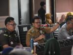 Bupati-Sumedang-Dony-Ahmad-Munir-mengumpulkan-semua-pihak-yang-terkait-dengan-penyediaan-Mbg.jpg