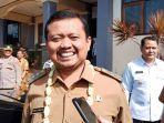Bupati-Sumedang-Dony-Ahmad-Munir-saat-diwawancara.jpg