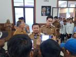 Bupati-Sumedang-Dony-Ahmad-Munir-usai-mengumpulkan-semua-pihaK.jpg