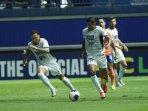 jabar/Ciro-Alves-meggiring-bola-saat-Persib-Bandung-11111.jpg