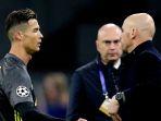 Cristiano-Ronaldo-kiri-dan-pelatih-Erik-ten-Hag_Manchester-United-vs-Leicester-City.jpg