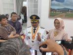 Dony-Ahmad-Munir-saat-memberikan-keterangansw.jpg