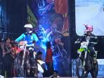 Dua-crosser-bersiap-di-sirkuit-Tritan-Point-Jumat-10102025-malam.jpg