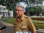Dudi-menyelesaikan-tumpukan-sampah.jpg