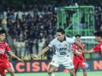 Ezra-Walian-Player-of-The-Match.jpg
