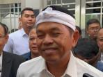 Gubernur-Jawa-Barat-Dedi-Mulyadi-saat-diwawancarai-seusai-mengisi.jpg