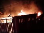 Gudang-kayu-terbakar-di-Desa-Mertapada-Cirebon.jpg