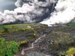 Gunung-Semeru-di-Lumajang-Jawa-Timur-erupsi.jpg