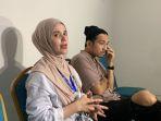Istri-Indra-Bekti-Aldilla-Jelita-dalam-konferensi-pers-di-rumah-sakit-Abdi-Waluyo.jpg