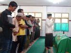 Jenazah-Siti-Munawaroh-30-korban-bus-pariwisata-terperosok-di-Rajapolah.jpg