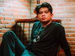 Julian-Kaisar-vokalis-Juicy-Luicy-pernah-menjadi-bagian-Persib-junior.jpg