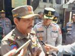 Kasatpol-PP-Kabupaten-Cirebon-Imam-Ustadi-saat-memberikan-keterangan-terkait.jpg
