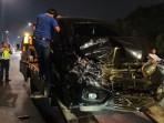 Sopir Mengalami Microsleep, Brio Hitam Tabrak Bus Pariwisata di Flyover Kiaracondong Bandung