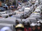 Kendaraan-terjebak-kemacetan-saat-melintas-di-Jalan-Sukajadi-Kota-Bandung-1111.jpg
