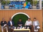 Kepala-Dinas-Pendidikan-Provinsi-Jabar-Purwanto-tengah-bersama.jpg