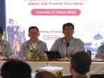 Kepala-OJK-Provinsi-Jawa-Barat-Darwisman-memaparkan-kinerja-industri-jasa-keuangan.jpg