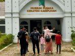 Keramaian-pengunjung-di-Keraton-Kasepuhan-Cirebon-1111.jpg