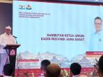 Ketua-Kadin-Jawa-Barat-Almer-Faiq-Rusydi-memberika.jpg