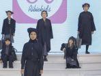 Koleksi-Ribie-desainer-15-tahun-asal-Bandung-di-ajang-Indonesian-Hijab-Walk-2023.jpg