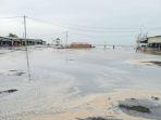 Kondisi-Pantai-Pondok-Bali-Minggu-25122022-terendam-banjir-rob.jpg