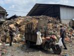 Kondisi-tumpukan-sampah-di-Pasar-Caring.jpg