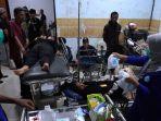 Korban-kecelakaan-di-Ciater-Subang-saat-mendapat-perawatan-di-RSUD-Subang.jpg