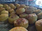 Kue-ambon-dari-Desa-Dermayu-Indramayu-Minggu-2812024.jpg