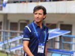 jabar/Luis-Milla-Persib-Bandung-di-lapangan.jpg