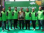 Manajemen-Gojek-yang-diwakili-oleh-Deni-Setiawan-Regional-Operation-Senior-Manager-West-Java-Gojek.jpg