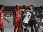Marc-Klok-dan-pemain-Bali-United.jpg