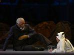 Morgan-Freeman-Ghanim-al-Muftah-Piala-Dunia-2022.jpg