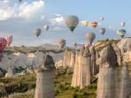 Ortahisar-desa-bersejarah-yang-berada-di-jantung-kawasan-Cappadocia.jpg