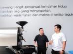 PEMILIK-Nyawang-Langit-Roastery-Hadi-Widodo-kiri-Nyawang-Langit.jpg