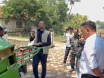 PLN-memberikan-bantuan-TJSL-berupa-peralatan-pertanian-kepada-Gapoktan-Tani-Mukti.jpg