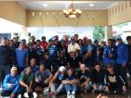 Para-legenda-Persib-Bandung-foto-bersama-di-sela-sela-acara-Fun.jpg