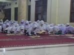 Para-santriwati-yang-belajar-di-Pondok-Pesantren-Dar-Al-Taubah.jpg