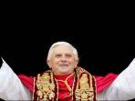 Paus-Benediktus-XVI-saat-masih-menjadi-pemimpin-Vatikan.jpg